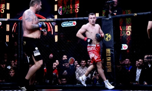 Александр Емельяненко после победы пошутил над стилем боя Артема Тарасова