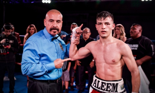 Таджик закатил американскому нокаутеру «бой года» в главном событии вечера бокса в США. Видео