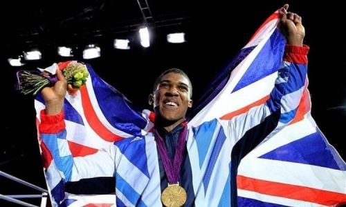 Усик честно высказался о выступлении Джошуа на Олимпиаде в Лондоне