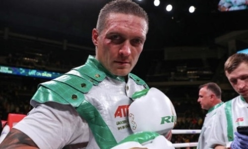 «Энтони, привет. Я здесь». Усик прилетел в Великобританию на бой с Джошуа. Видео