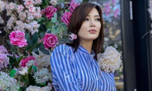 «Наслаждайтесь». Сабина Алтынбекова порадовала фанатов сказочным фото в изысканном платье