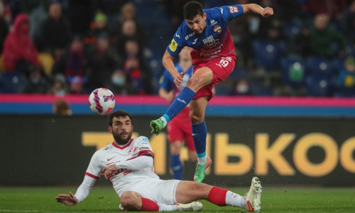 Наставник ЦСКА похвалил Зайнутдинова и объяснил его новую роль в матче со «Спартаком»