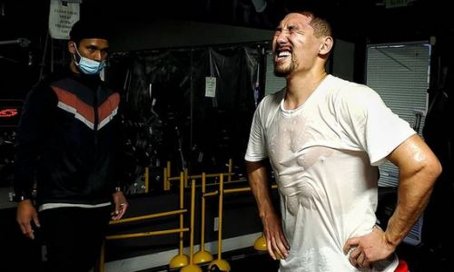 Жанибек Алимханулы показал результат тренировок шеи. Фото