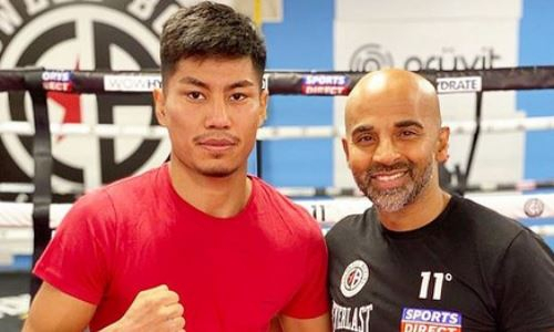 Известный тренер из Великобритании представил непобежденного казахстанского боксера с титулом WBO. Видео