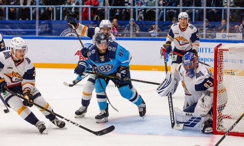 «Сибирь» не смогла обойти «Барыс» перед поездкой в Нур-Султан и подарила конференции нового лидера
