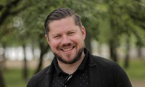 «Эсеола в дубле уже две недели. У тренера головы нет». Агент резко высказался о ситуации с экс-форвардом «Кайрата»