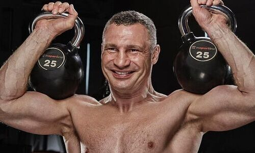 Виталий Кличко оценил шансы Усика в бою с Джошуа