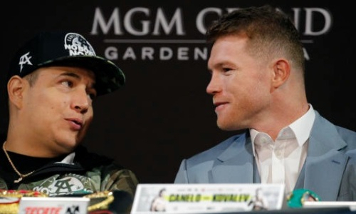 «Ненавистники нападают на меня». Рейносо объяснился после найденного допинга у одноклубника «Канело»