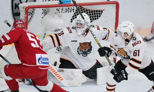 Клуб Востока КХЛ крупно проиграл на выезде и увеличил отставание от «Барыса»