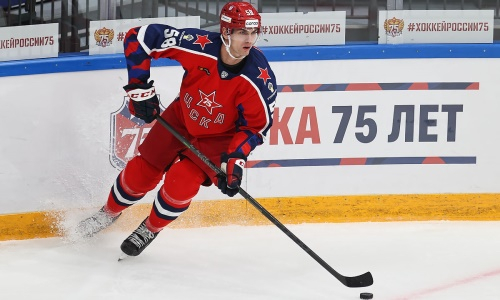 «Допускает огромное количество позиционных просчетов». Хоккеист сборной Казахстана подвергся критике за игру в КХЛ