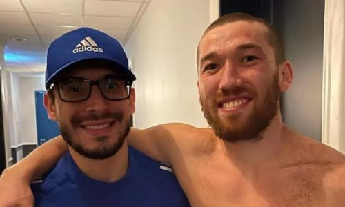 «Надеюсь, жена пустит домой». Игрок сборной Казахстана резко сменил имидж в честь выхода в полуфинал ЧМ-2021. Фото