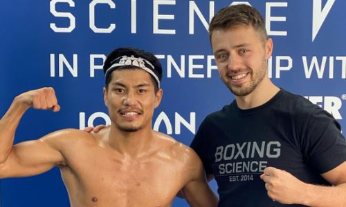 Британский наставник оценил уровень чемпиона WBO из Казахстана