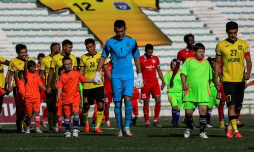 Казахстанский вратарь отстоял на «ноль» в зарубежной лиге. Его клуб обыграл одного из лидеров