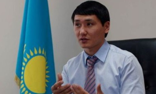 «Позорники». Казахстанцы призвали Бахтияра Артаева уйти в отставку