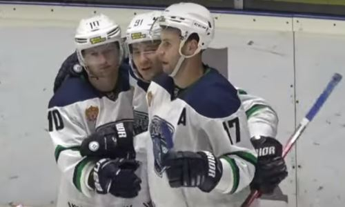 Гол казахстанского форварда не помог чемпиону ВХЛ избежать первого поражения в сезоне. Видео