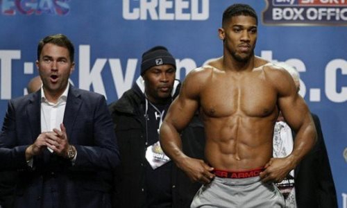 «Собирался переступить через стол». Промоутер Головкина едва не получил в «жбан» от Джошуа