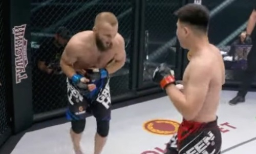 Видео полного боя Муратбека Касымбая с жестким нокаутом «Кровопускателя»