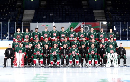 Форвард сборной Казахстана принял участие в командной фотосессии «Ак Барса»