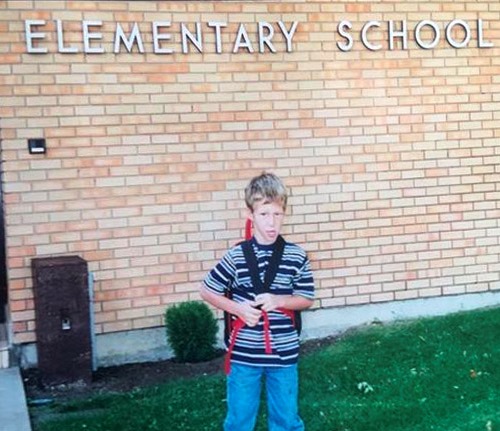 Лидер «Барыса» опубликовал свое фото в первом классе