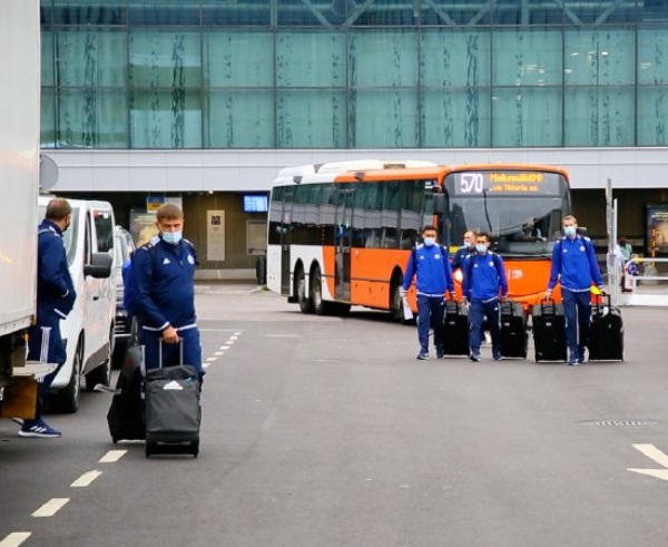 Сборная Казахстана прибыла в Финляндию на матч отбора ЧМ-2022. Фото и видео
