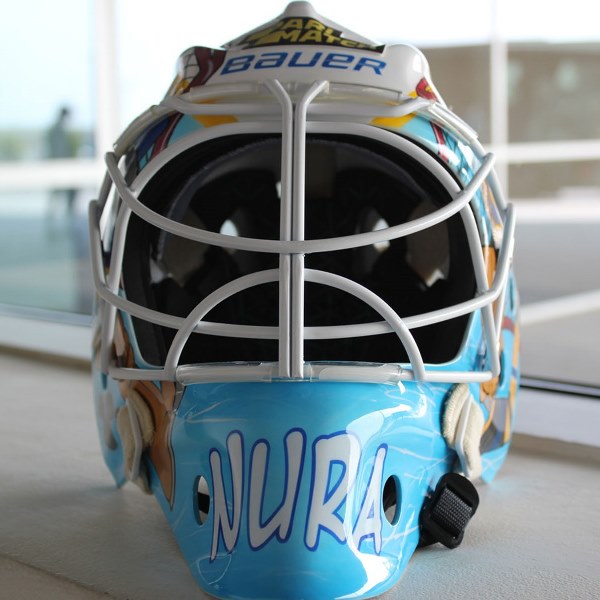 «Я давно хотел». Вратарь «Торпедо» показал свой новый шлем. Фото