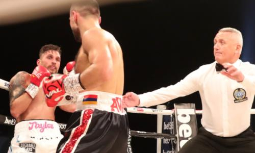 Потенциальный соперник Данияра Елеусинова нокаутом во втором раунде в четвертый раз защитил свой титул. Видео