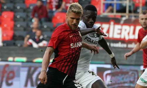 Появилось видео дебютного и победного гола Меркеля в чемпионате Турции