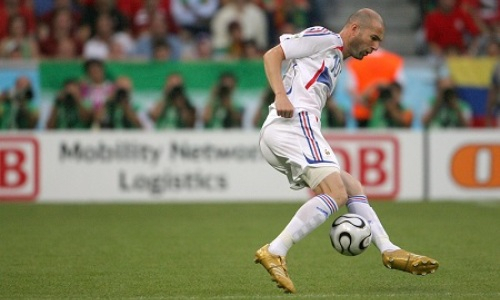 Нападающий сборной Казахстана забил гол после финта Зидана. Видео