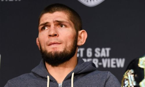 Как фанат бросился на Хабиба Нурмагомедова. Появилось видео