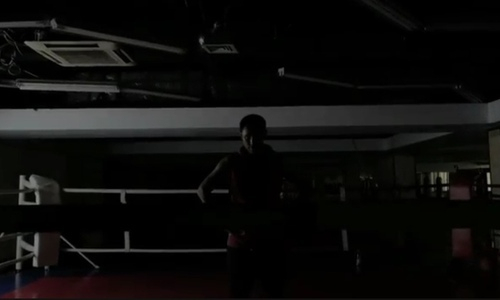 Казахстанский боксер с рекордом 24-0 показал Джокера. Фото