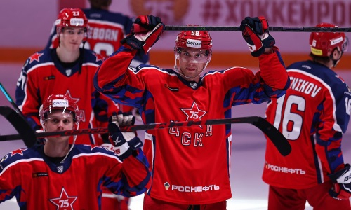 Хоккеист сборной Казахстана не помог избежать топ-клубу КХЛ поражения от аутсайдера. Видео