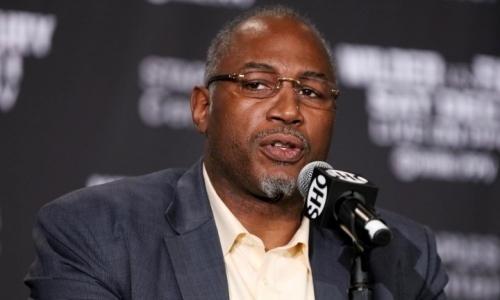 Леннокс Льюис назвал лучшего супертяжеловеса в мире