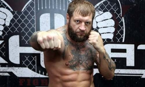 Александр Емельяненко поделился секретом, как стать большим
