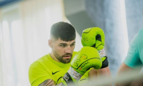 Уроженец Казахстана провел тренировку с чемпионом мира