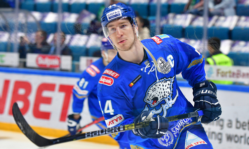 Хоккеист сборной Казахстана хет-триком из ассистов ворвался в ТОП-3 рейтинга КХЛ и вытеснил оттуда Даррена Дица