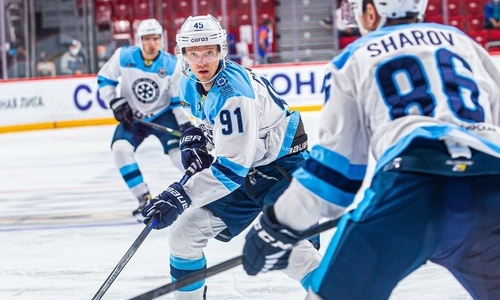 Клуб Востока КХЛ проиграл третий матч подряд и не смог приблизиться к «Барысу»