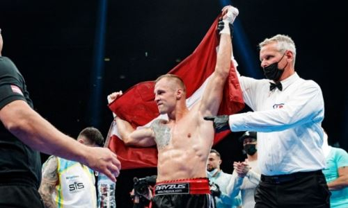 «Много великих битв». Чемпиону мира пообещали грандиозный год после победы над боксером из Казахстана