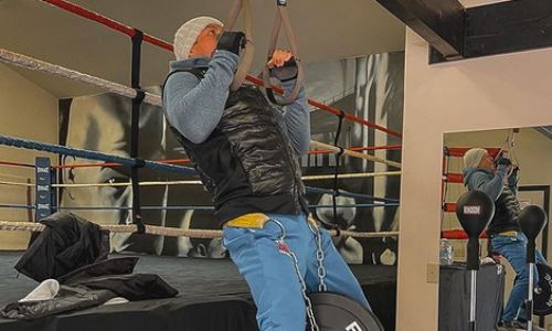 «Очередной день в офисе». Головкин опубликовал видео силовой тренировки