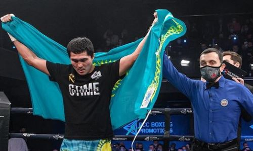 Непобежденный казахстанский боксер с титулом WBC узнал имя соперника по следующему бою