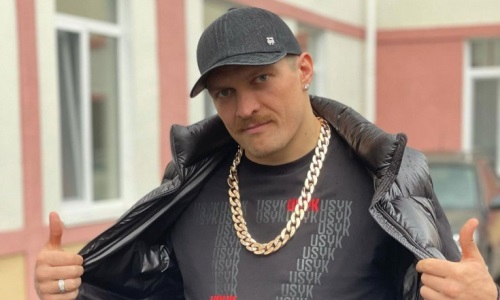 Усик после победы над Джошуа приобрел новый роскошный автомобиль. Фото