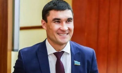 Олимпийский чемпион Серик Сапиев рассказал, на что он живет