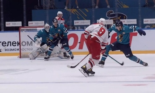 Гол хоккеиста сборной Казахстана помог клубу КХЛ обыграть экс-наставника «Барыса»