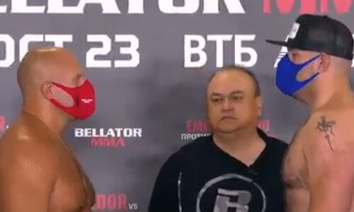 Федор Емельяненко провел битву взглядов с Тимоти Джонсоном. Видео