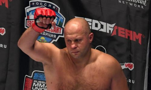 Федор Емельяненко в первом раунде нокаутировал Тимоти Джонсона