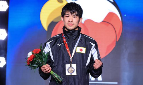 «Выглядел впечатляюще». Казахстанский боксер после победного старта на ЧМ-2021 сразится с вундеркиндом. Видео