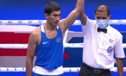 Казахстанский боксер пошел по пути двукратного олимпийского чемпиона