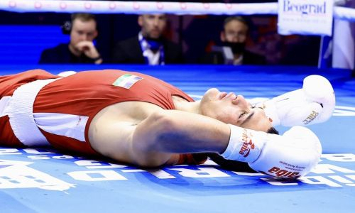 Страшный нокаут узбека, сенсационные поражения фаворитов и потеря Казахстана. Итоги третьего дня ЧМ-2021 по боксу. Видео