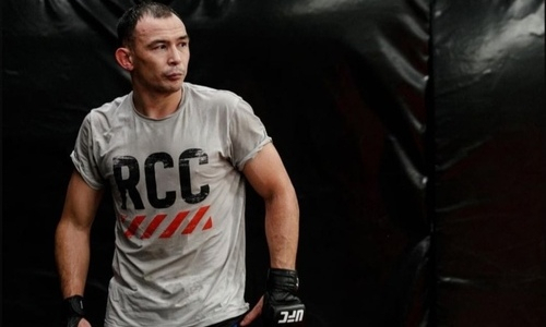 «Физиева он подловил ударом и молниеносно добил». Казахского бойца предупредили насчет соперника в UFC