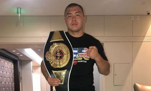 Казахстанский тяжеловес провел спарринг с экс-чемпионом мира