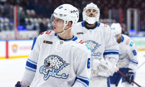 «Лучше играют в атаке». В России выбрали победителя матча КХЛ «Амур» — «Барыс»